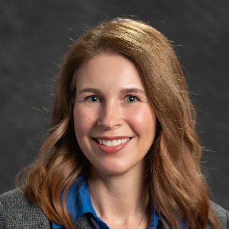 Julie Moyer Headshot